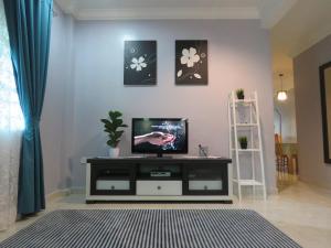 Televisyen dan/atau pusat hiburan di GM HOMESTAY KELIBANG