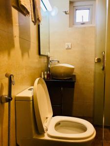 Ένα μπάνιο στο The Milestone Hotel