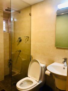 Ένα μπάνιο στο The Milestone Hotel