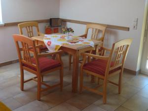 A seating area at Ferienwohnungen Fritz