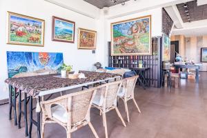 Ресторан / где поесть в Malibu OceanView Homestay