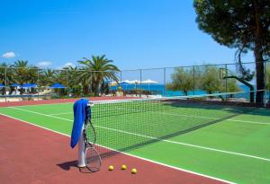 Tennistä tai squashia majoituspaikan Mendi Hotel alueella tai lähistöllä