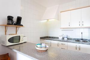 Kuchnia lub aneks kuchenny w obiekcie Los Cristianos Edificio Verodal