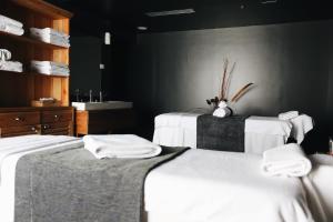 Postel nebo postele na pokoji v ubytování Holiday Inn - Tbilisi by IHG