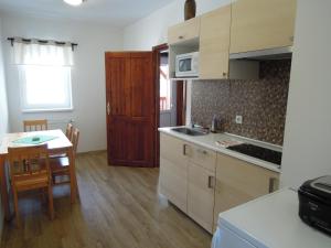 Kuchyň nebo kuchyňský kout v ubytování Apartment Vlčice u Trutnova