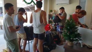 Επισκέπτες που μένουν στο Top Hostel Samui