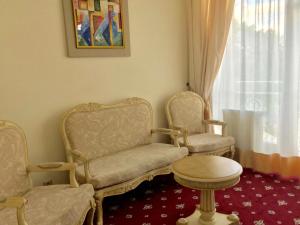 Posezení v ubytování Visak Hotel