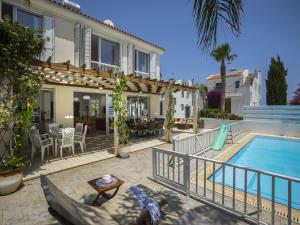 Piscina en o cerca de Asteria Villa by the Sea