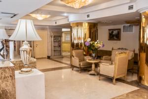 Posezení v ubytování Visak Hotel