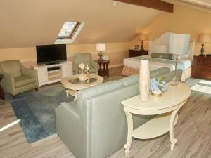 Un lugar para sentarse en Anchor In Hotel - Hyannis, MA
