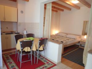 Gallery image of Guest House Tinka in Starigrad-Paklenica