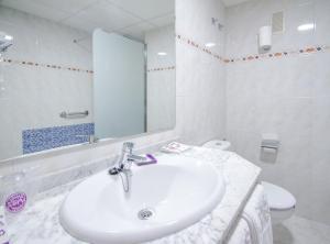 
A bathroom at Hotel Servigroup Rialto
