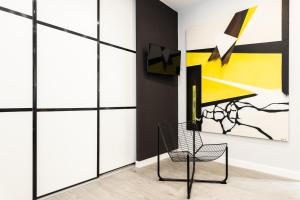 Kép BNBHolder Black & Yellow Design SOL szállásáról Madridban a galériában