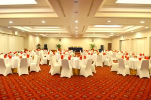 Restoran ili drugo mesto za obedovanje u objektu Hotel New Saphir Yogyakarta