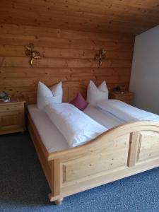 Llit o llits en una habitació de Birkenhof