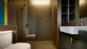 Koupelna v ubytování KIP Hotel