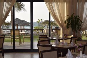Restaurace v ubytování Lou'lou'a Beach Resort Sharjah