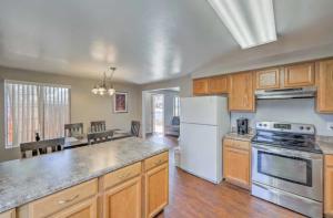 Attractive Apartment w/ Hot Tub Near Lake Powell