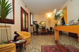 Część wypoczynkowa w obiekcie Locanda Sant'Anna Hotel