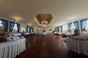 Majoituspaikan Napoleoński ravintola tai vastaava paikka