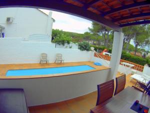 Bazén v ubytovaní VACAY Villa Lin, aire libre y piscina! en la Costa Brava, L'Escala! alebo v jeho blízkosti