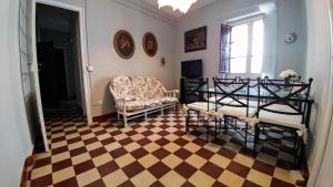 Posezení v ubytování Apartamento Plaza de Doña Elvira 8