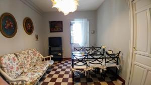 Posezení v ubytování Apartamento Plaza de Doña Elvira 8
