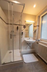 Kylpyhuone majoituspaikassa Hotel Anker