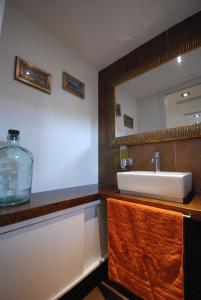 Ένα μπάνιο στο THE LOFT +19 φωτογραφίες