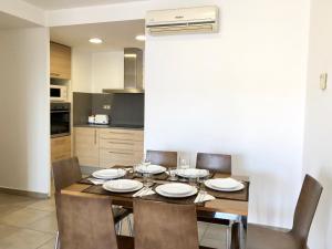 Kuchyňa alebo kuchynka v ubytovaní Apartament Familiar Av. Tarragona