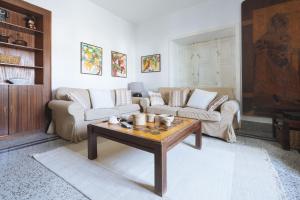 A seating area at Casa Rural La Higuera Mayor