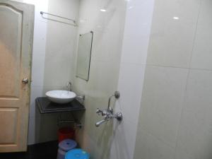 Koupelna v ubytování Sayeban Hotel