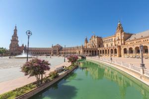 The swimming pool at or close to BeHouse Avenida