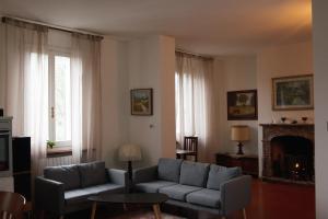A seating area at Villa Brizzi