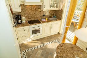Kuchyň nebo kuchyňský kout v ubytování Apartments Wald-Residenz Bansin