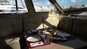 A restaurant or other place to eat at Johnny M Yacht