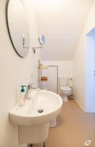 Koupelna v ubytování Casa di Charme, Rio nell'Elba + 37 fotografií