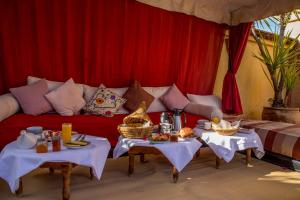 Mat i riaden eller i närheten