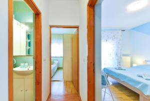 Posteľ alebo postele v izbe v ubytovaní VILLA NIKO with private swimming pool