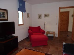 TV a/nebo společenská místnost v ubytování Linda Gård apartment