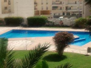 Bazén v ubytovaní Apartamento Corona centro Nerja - South Costa alebo v jeho blízkosti
