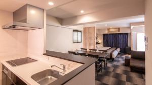 Zen Kyoto Apartment Hotel 주방 또는 간이 주방