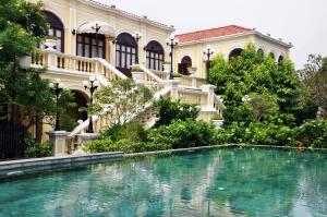 สระว่ายน้ำที่อยู่ใกล้ ๆ หรือใน Praya Palazzo - SHA Plus