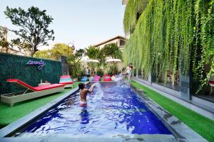 Bazén v ubytování Vansari Hotel nebo v jeho okolí