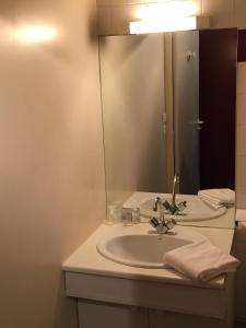 Bilik mandi di Hotel Lyon Sud, Pierre Benite, St Genis Laval