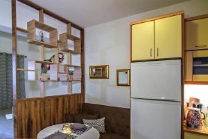 A kitchen or kitchenette at Elephant House
