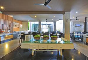 Jídlo v apartmánu nebo okolí + 44 fotografií