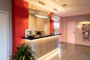 Kuchyň nebo kuchyňský kout v ubytování Hotel Westerfeld