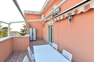 Villa Cinzia tesisinde bir balkon veya teras