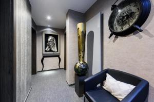 A seating area at RQ Boutique & Unique Hotel